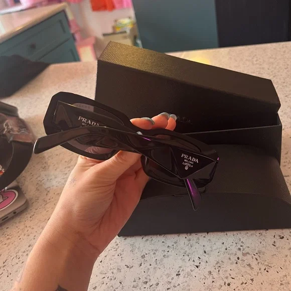 Prada black PR17 Sunglasses with Case - Picture 2 of 3